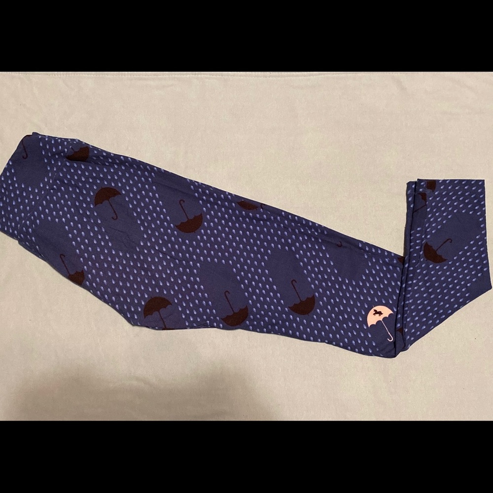 LuLaRoe One Size Legging• Umbrellas ☔️ Rain 🌧️ Hidden Unicorns 🦄